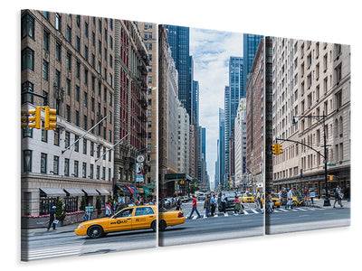 3-piece-canvas-print-in-the-middle-of-manhattan