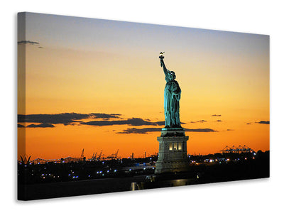 canvas-print-statue-of-liberty-in-the-evening-light